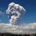 Bujica usijanog plina od 4 km: Eruptirao vulkan na Sumatri