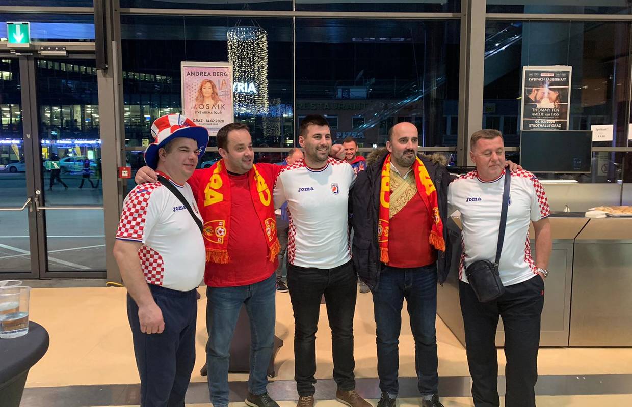 Pivo i slikanje: Crnogorci i Hrvati se družili prije susreta