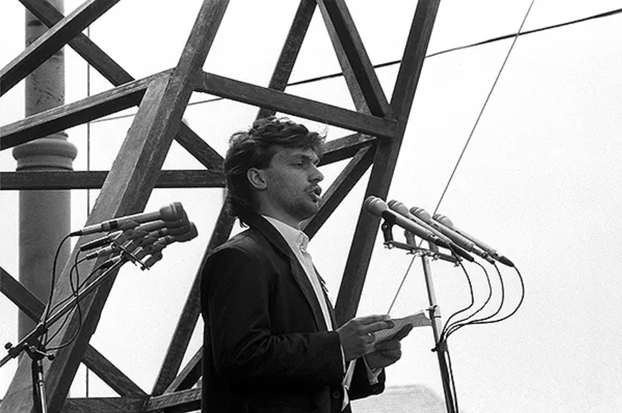 ORBANOVA KARIJERA  Bio je liberal pa konzervativac, a ima i muzej sa rijetkim fotografijama