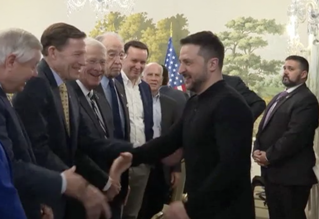 Fotografije iz Bijele kuće: Zelenski Trumpu pokazivao potresne slike zarobljenika