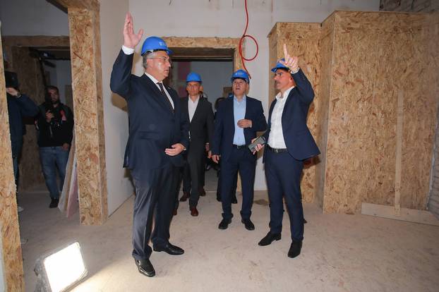 Zagreb: Premijer Plenković obišao gradilište u procesu obnove nakon potresa u Đorđićevoj ulici