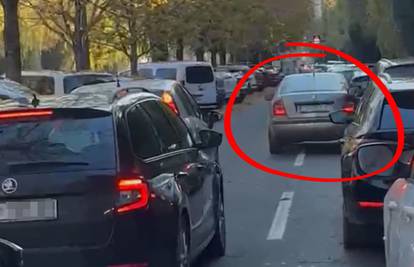 VIDEO Pogledajte bisera koji je blokirao traku u Zagrebu jer je bio ljut što on stoji, a oni voze!