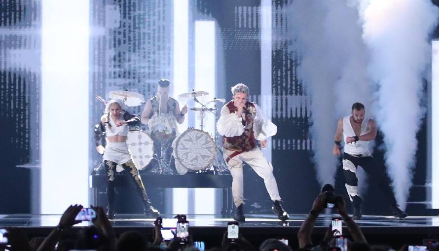 Baby Lasagna raznježio fanove novim fotografijama: 'Kad sam bio dijete, puno sam plakao...'