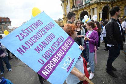 FOTO Pogledajte transparente na Hodu za život: 'Osamnaest dana od začeća kuca srce'