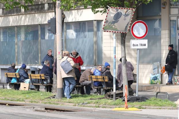 FOTO Veliki petak u pučkim kuhinjama: 'Na Svetom Duhu imamo spremnih 750 obroka'