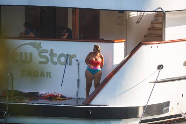 Vela Luka: Iva Todorić na kupanju 