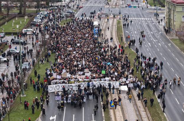 Nastavljen sedmi po redu protesti građana u Sarajevu zbog tragične tramvajske nesreće
