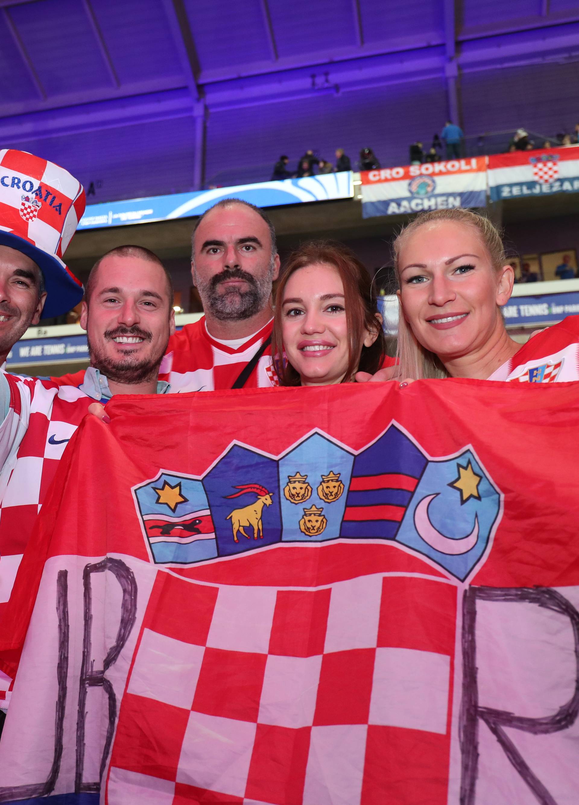 Lille: Atmosfera na stadionu tijekom treÄeg dana finala Davis Cupa izmeÄu Francuske i Hrvatske