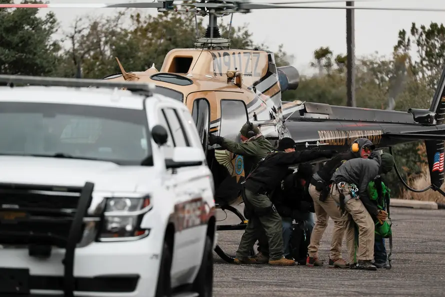 Satima bili zarobljeni u zaleđenim žičarama, spasili ih ujutro