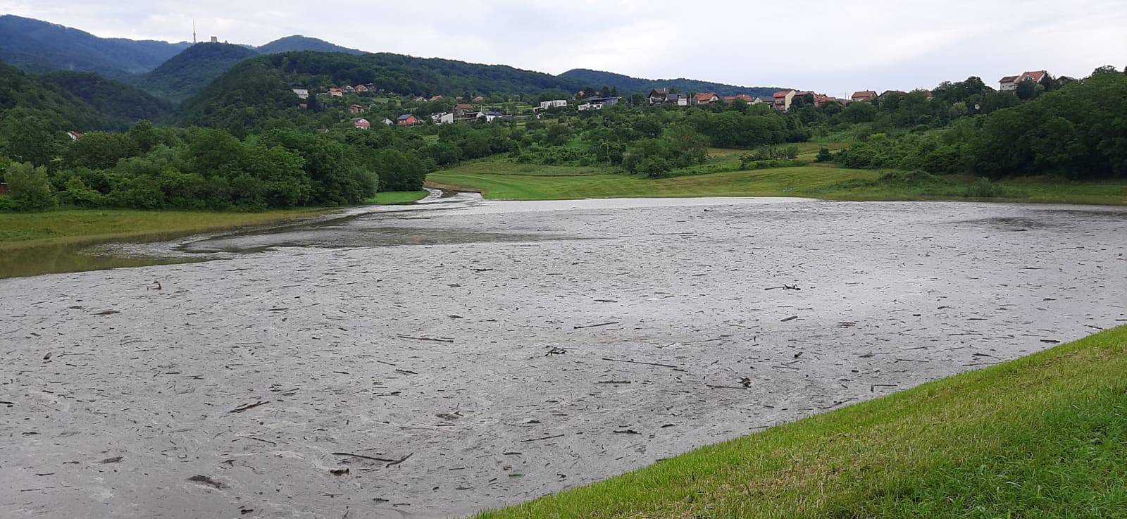 Odron na Sljemenu: 'Pada jaka kiša, potoci cure na sve strane'