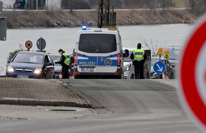 Talačka kriza u Njemačkoj: U busu za Srbiju oteo vozače