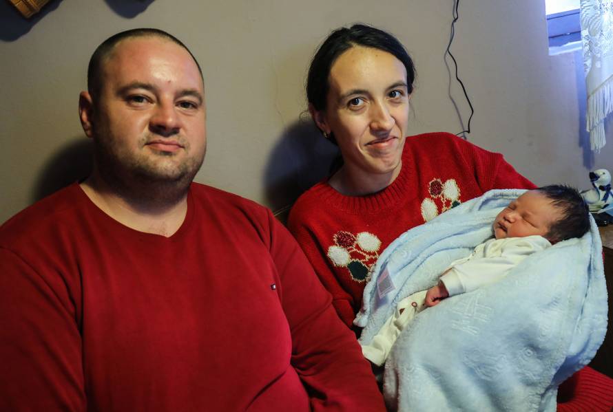 Rodila u potresu: 'Sve se počelo tresti, pobjegli smo iz  bolnice, a uskoro su mi krenuli i trudovi...'