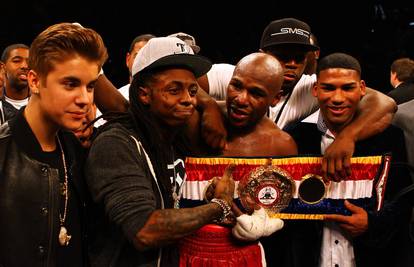 Počasni gost: Justin Bieber u ringu s boksačkom zvijezdom
