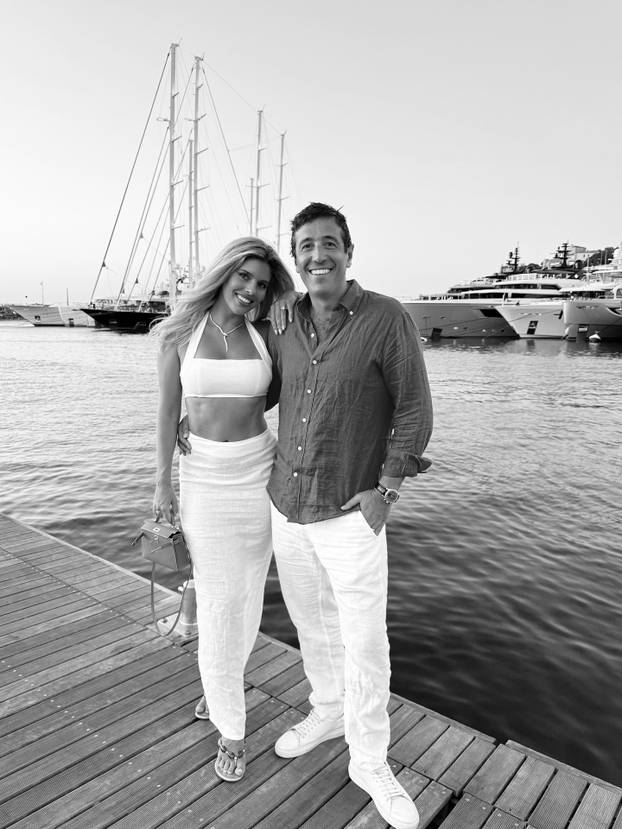 FOTO Nije mogla naći dovoljno dobar bikini za svoje savršeno tijelo pa ih sada dizajnira sama