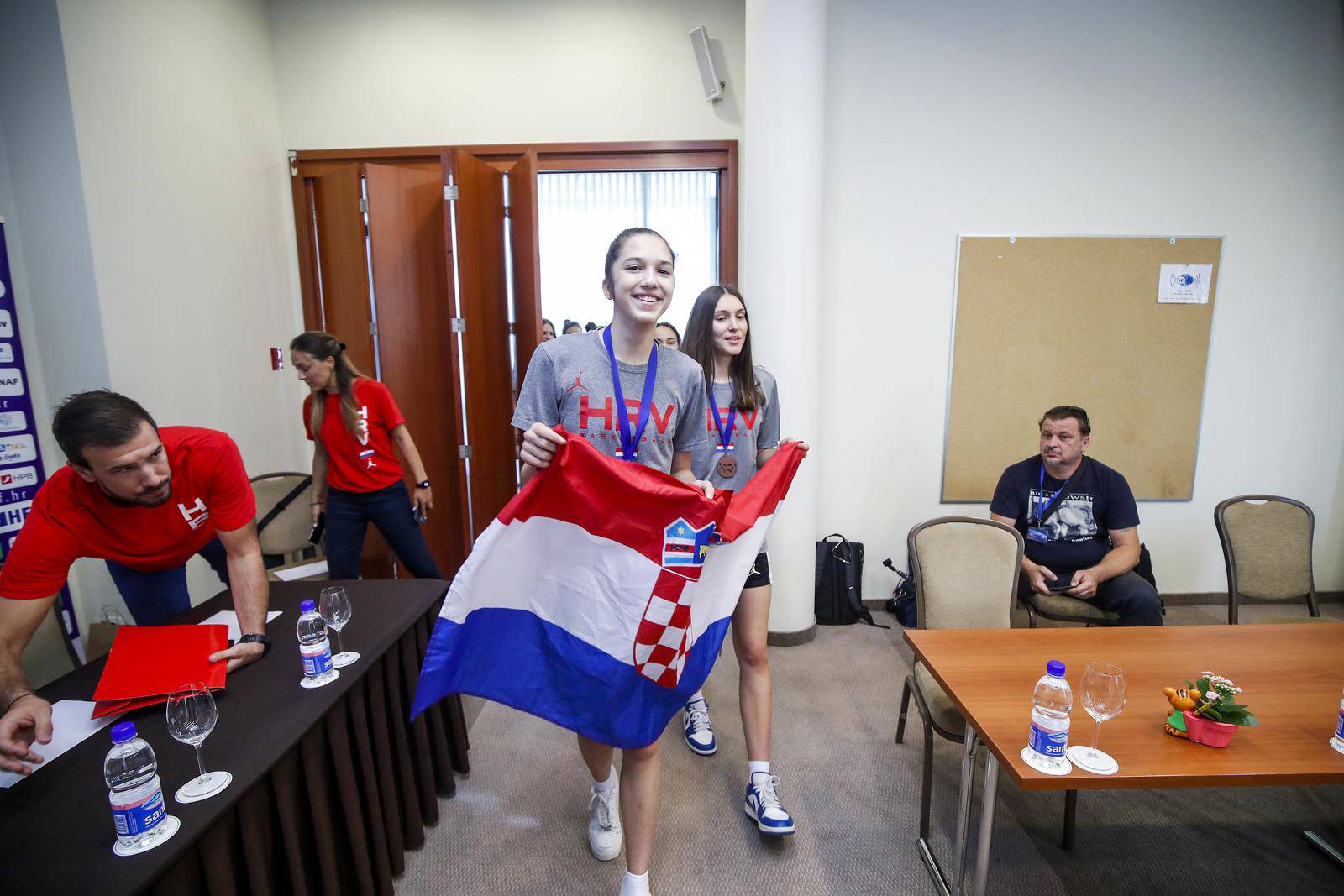 Zagreb: Doček i konferencija za medije brončane U16 ženske košarkaške reprezentacije Hrvatske 