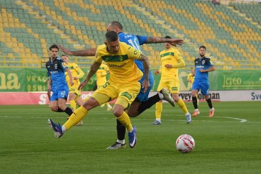 Istra - Vara&zcaron;din 2-1: Doma&cacute;ini preokrenuli &ccaron;udesnim golom Rado&scaron;evi&cacute;a, gostima poni&scaron;ten