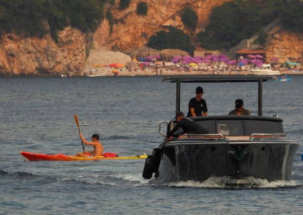 U Dubrovnik uplovila jedna od najluksuznijih jahti na svijetu, na njoj je bilo zanimljivo društvo