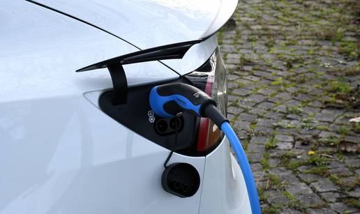 Fond stopirao prijave za e-vozila: Uskoro si&zcaron;e novi rok!