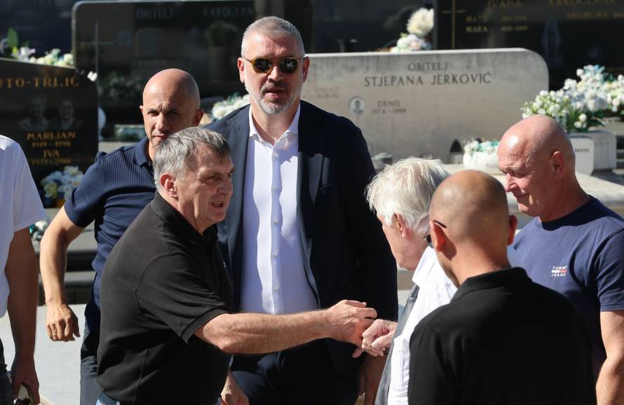 Zmijavci: Posljednji ispraćaj Ivana Gudelja
