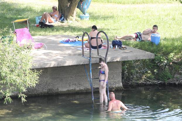 Karlovac: Otvorena sezona kupanja na Foginovom kupalistu