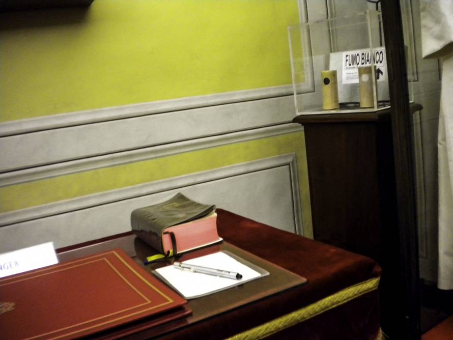 Exclusive photos of the hidden rooms inside the Sistine Chapel in Vatican - Archive