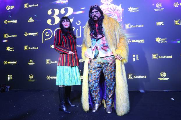 Karlovac: Dolazak uzvanika na 32. dodjelu glazbenih nagrada Porin