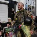 FOTO Vojnici koji brane Odesu dijelili cvijeće za Dan žena: 'Rat ili ne, one trebaju biti voljene'
