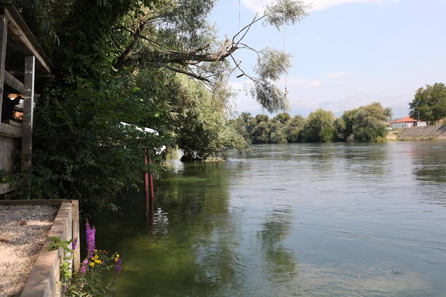 Trilj: U Cetini se utopila 13-godišnja djevojčica