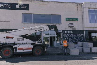 FOTO Kraj jedne ere: Čuveni Hotel Jugoslavija broji zadnje dane. Preživjet će samo luster