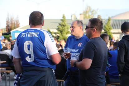 Zagreb: Organizirano gledanje utakmice uz stadion Maksimir između RIjeke i Diname