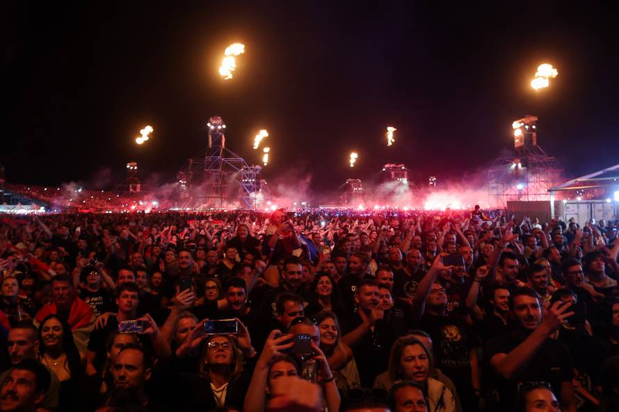 Obožavatelji na velikom koncertu Marka Perkovića Thompsona u Sinju