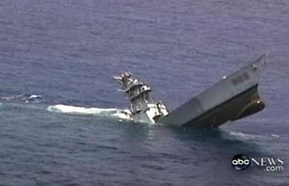 Amerikanci torpedima potapaju stare brodove