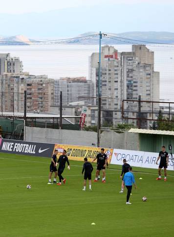 Rijeka: Hrvatska nogometna reprezentacija trenira na pomoÄnom stadionu Rujevica