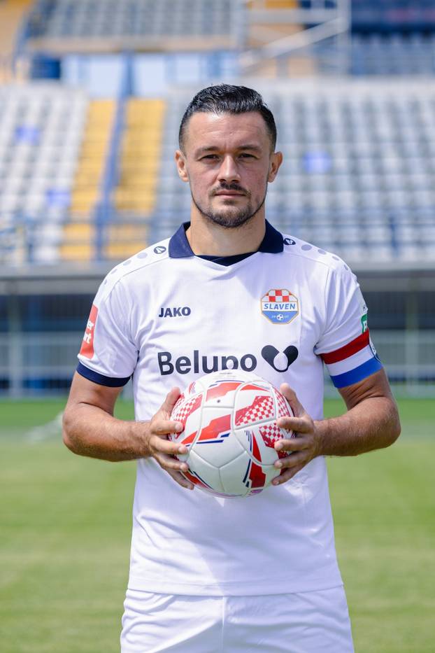 FOTO Slaven Belupo predstavio nove dresove i oduševio: 'Novi dresovi, za pobjednike krojeni'