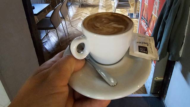 Zagreb: Od danas su kafići ponovo počeli raditi i unutra