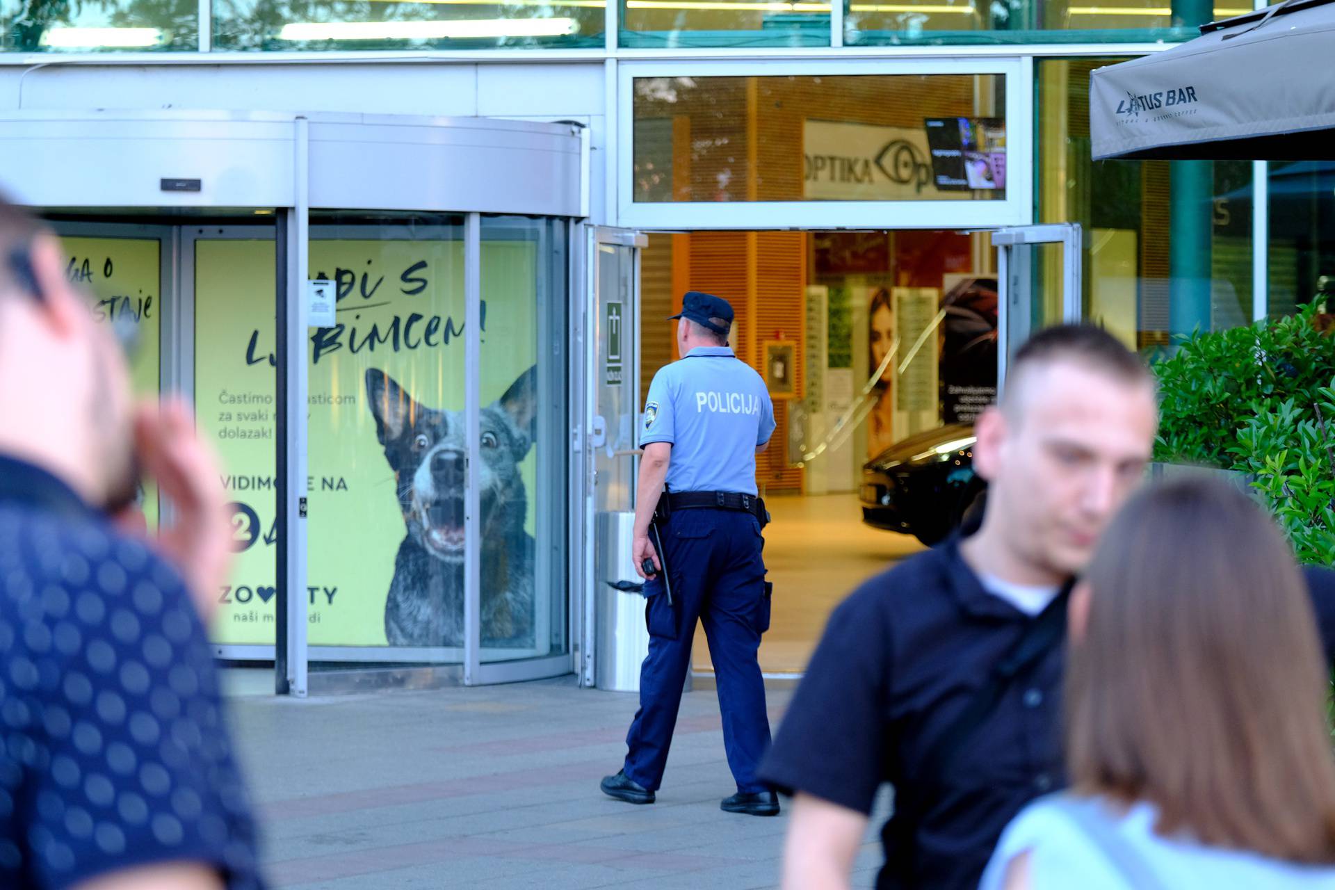 Zagreb: Zbog dojave o bombi evakuiran Avenue Mall