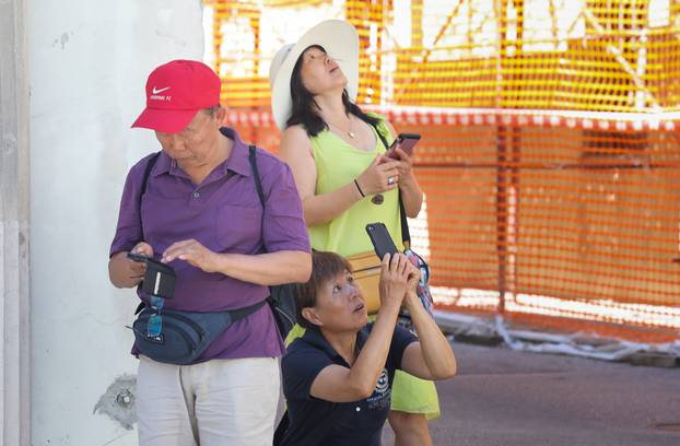 Turisti obilaze Zagreb po velikoj vrućini