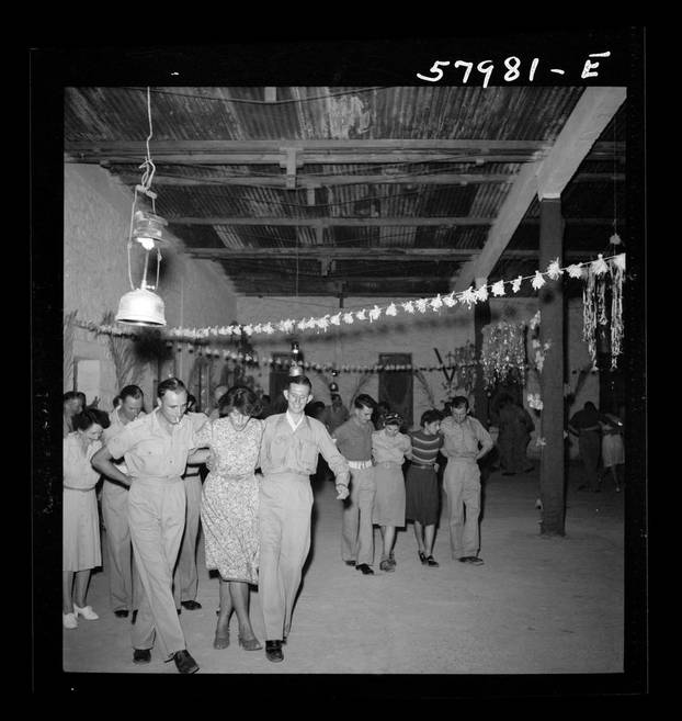 FOTO Pogledajte kako su Hrvati živjeli u El Shattu: U izbjeglištvu su slikali, svirali, radili igračke