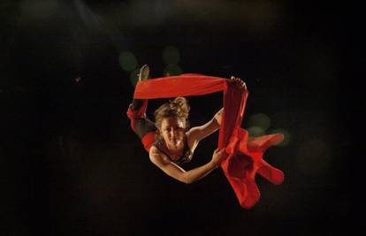 Ples na svili: Akrobacije i puno zabave za jačanje uma i tijela