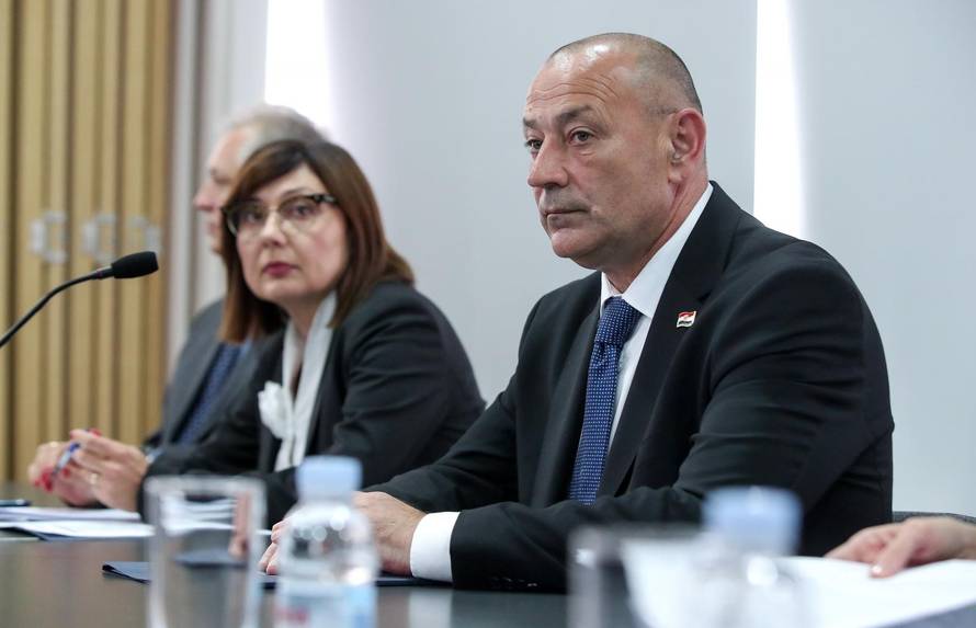 Zagreb: Okrugli stol o mirovinama hrvatskih branitelja ostvarenim po posebnim propisima