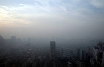 Peking zbog zagađenog zraka treći put u narančastoj uzbuni