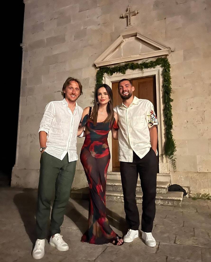 Severina pozirala u bikiniju, svi hvale njezine isklesane mišiće