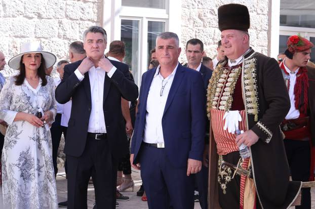Sinj: Uzvanici na Vojvodovom prijemu u Alkarskim dvorima