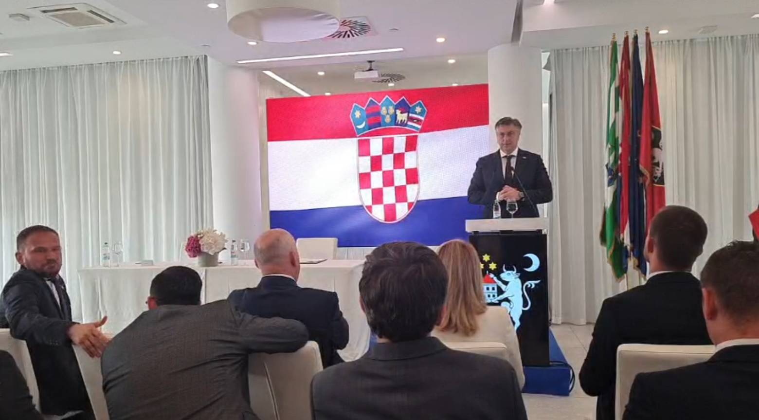 VIDEO Pao je potpis za HNS-ov kamp! Bačić: Idući je na redu nacionalni stadion u Maksimiru