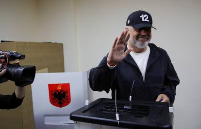 Aktualni albanski premijer Edi Rama vodit će državu i treći put