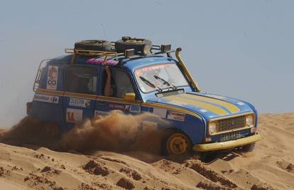 U Renaultima 4 se utrkuju kroz pustinju u Maroku