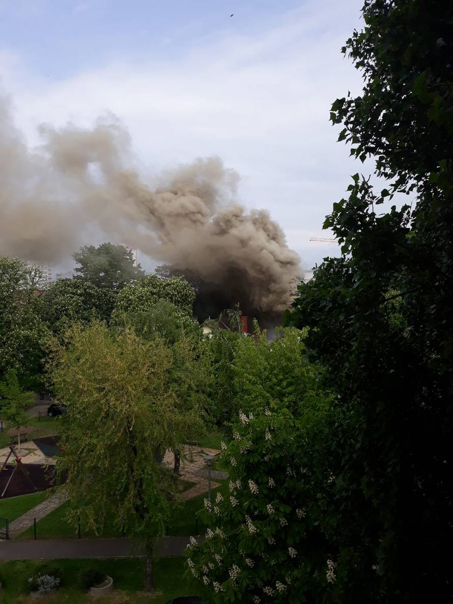 S dimnjaka se proširilo na cijeli krov: Gorjela pivnica u Zagrebu