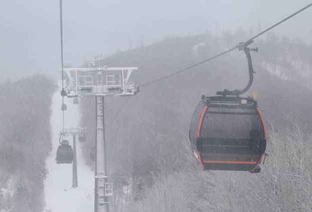 Zagreb: Započela skijaška sezona na Sljemenu 