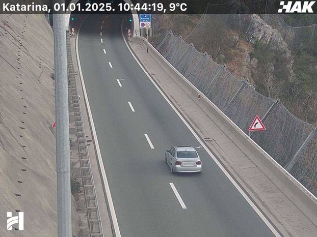 FOTO Pogledajte kako jutros izgledaju ceste diljem Hrvatske. HAK: 'Vozači, budite oprezni!'