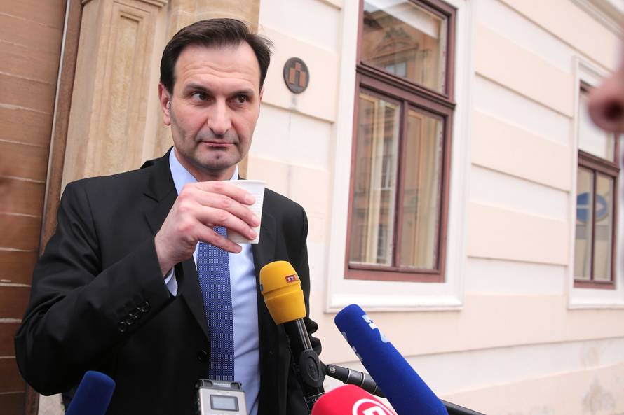 Mljekari Vladi podijelili mlijeko, Romić: Branim vaše interese